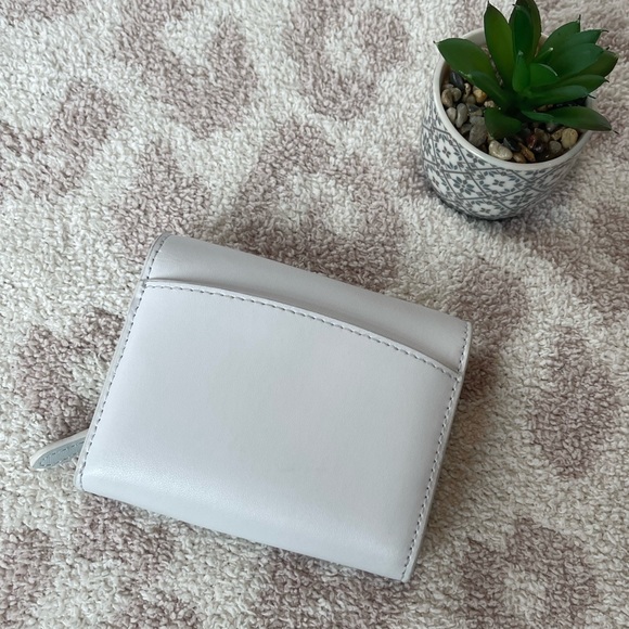 NWOT Kate Spade Gemma Small Flap Wallet with Scalloped Edge - Picture 3 of 6